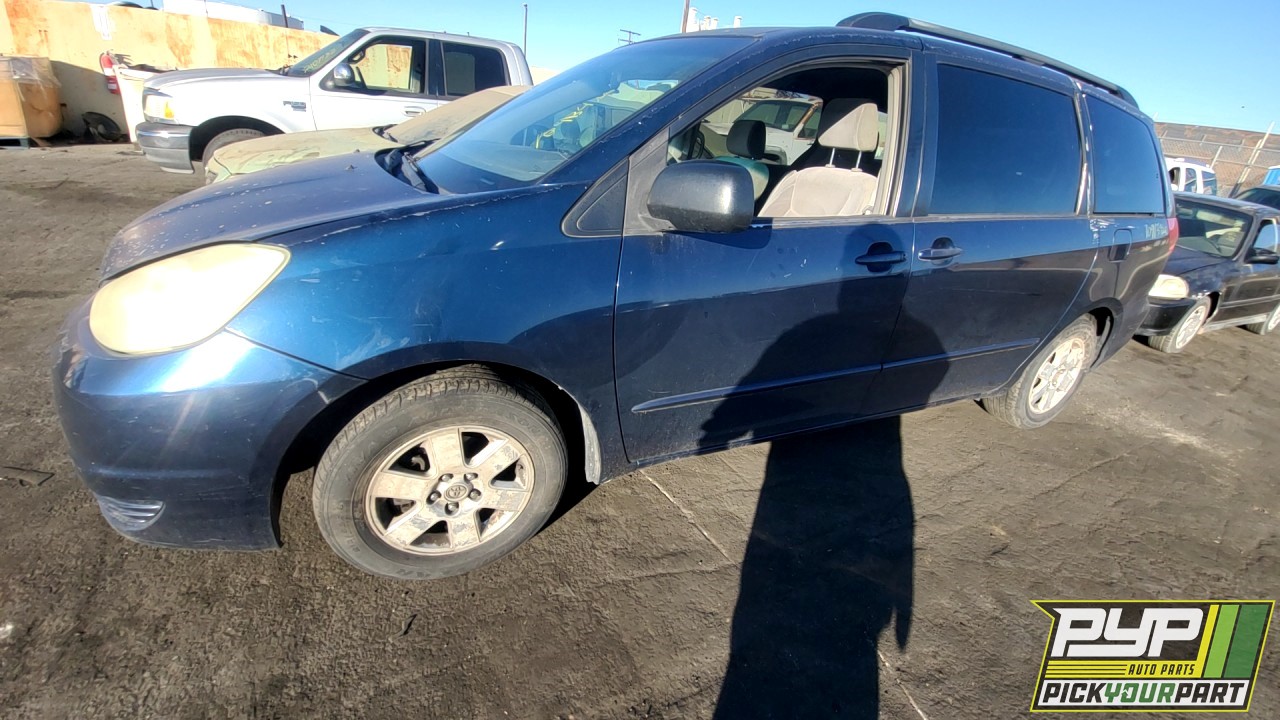 2004 TOYOTA SIENNA partes disponibles
