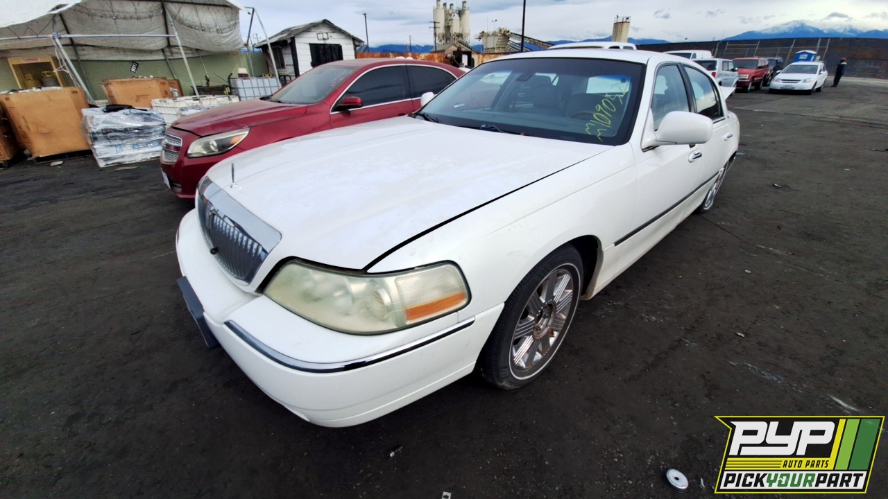 2003 LINCOLN TOWN CAR partes disponibles