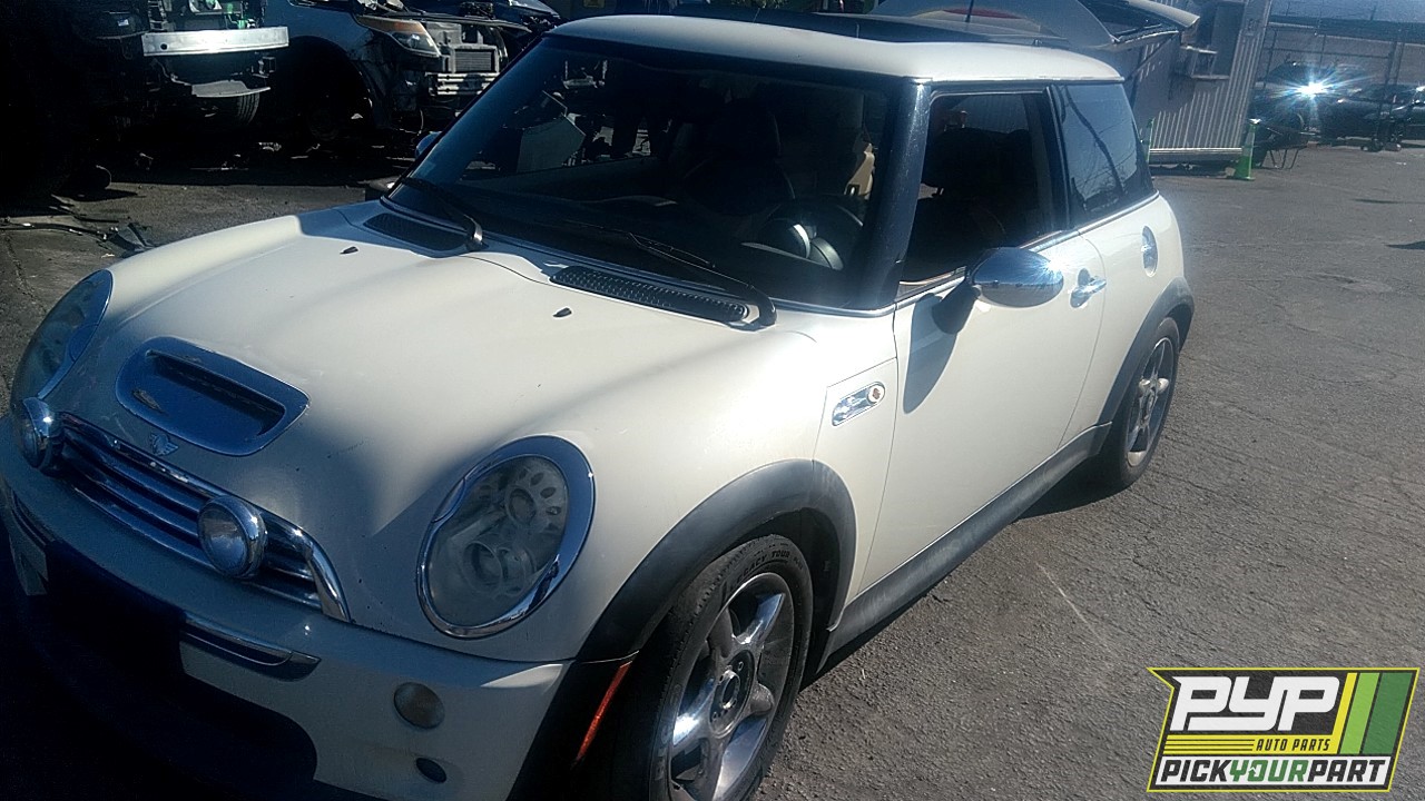 2006 MINI COOPER partes disponibles