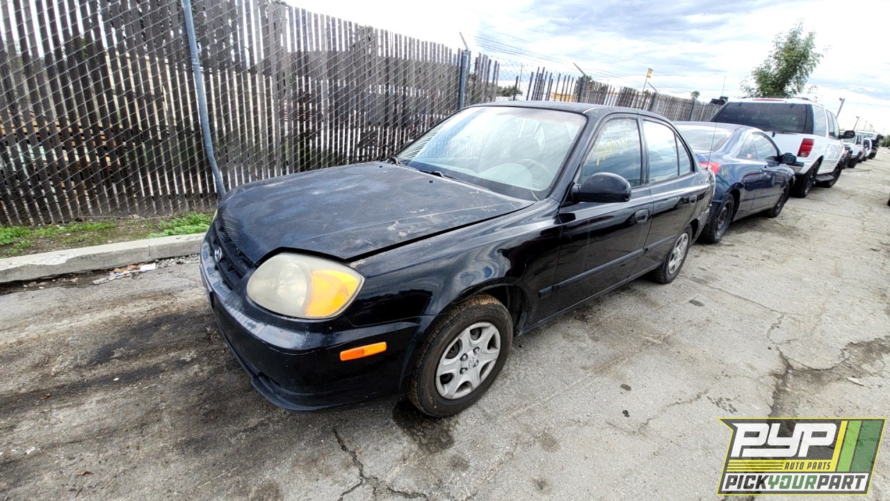 2004 HYUNDAI ACCENT partes disponibles