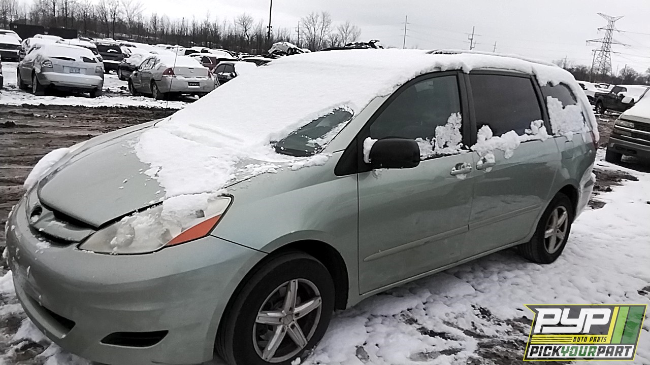 2006 TOYOTA SIENNA available for parts