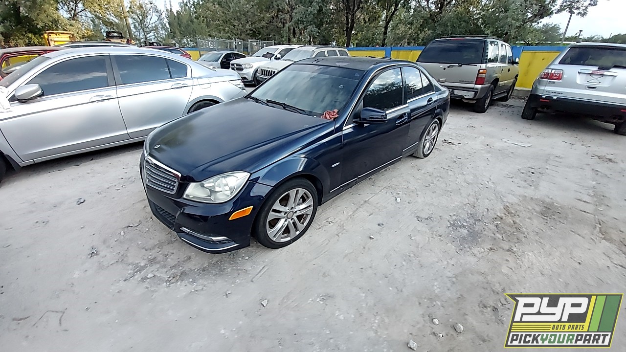 2012 MERCEDES-BENZ C250 partes disponibles