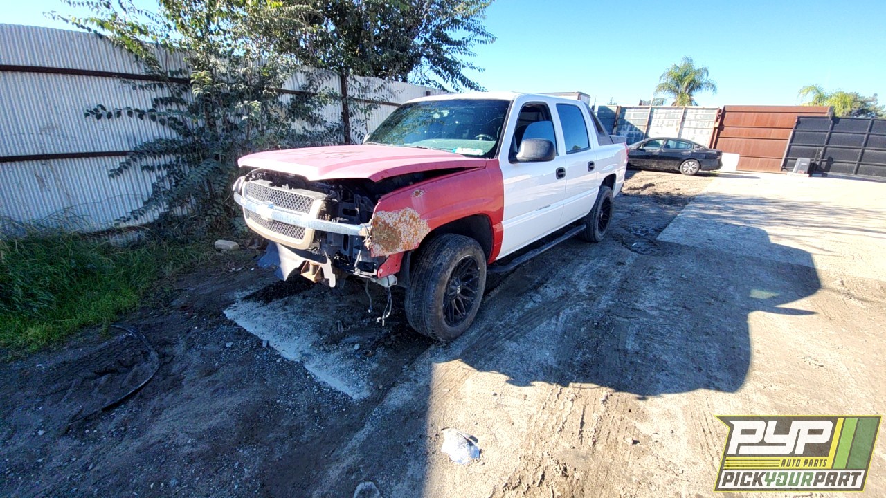 2003 CHEVROLET AVALANCHE 1500 available for parts