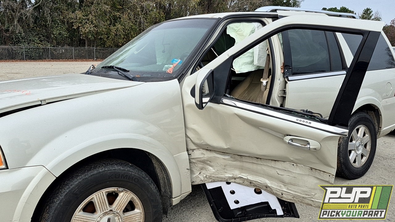 2005 LINCOLN NAVIGATOR available for parts