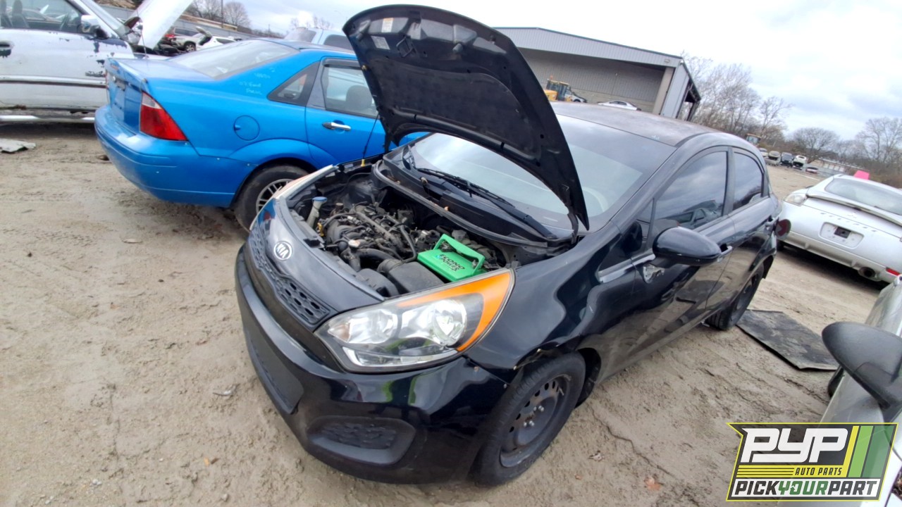 2013 KIA RIO partes disponibles