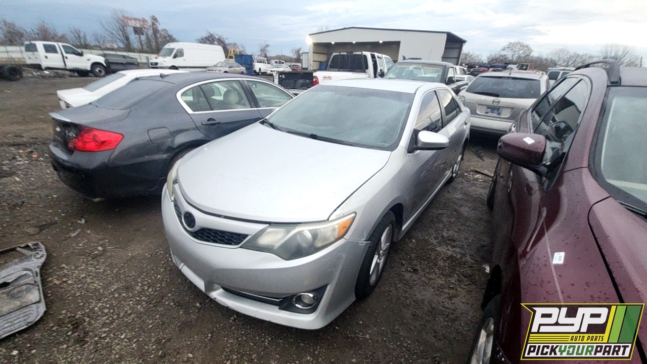 2012 TOYOTA CAMRY partes disponibles
