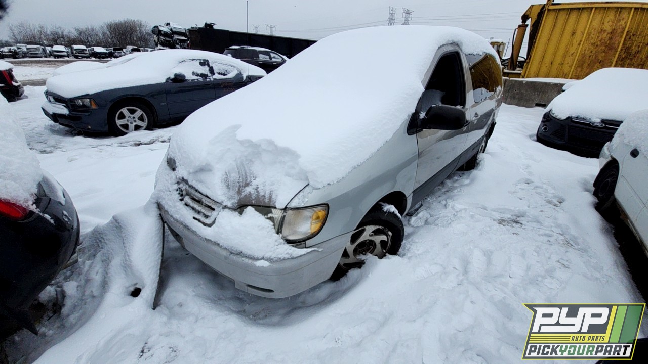 2003 TOYOTA SIENNA available for parts