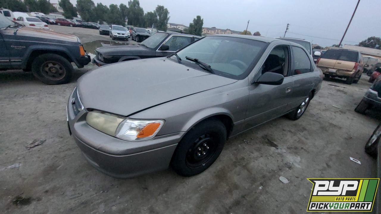 2001 TOYOTA CAMRY partes disponibles