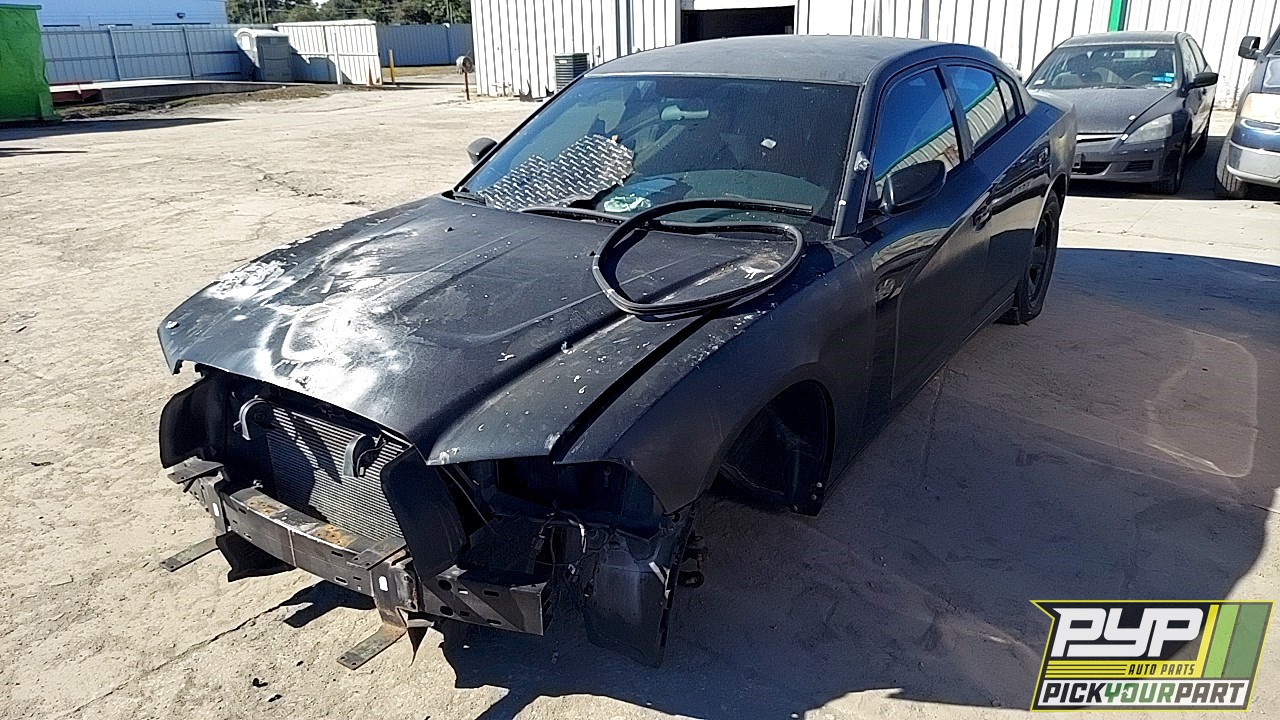 2013 DODGE CHARGER partes disponibles