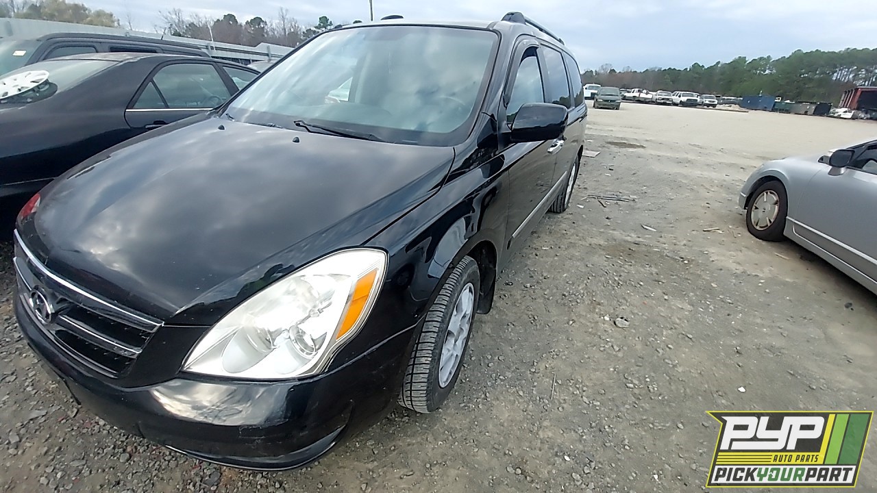 2008 HYUNDAI ENTOURAGE available for parts
