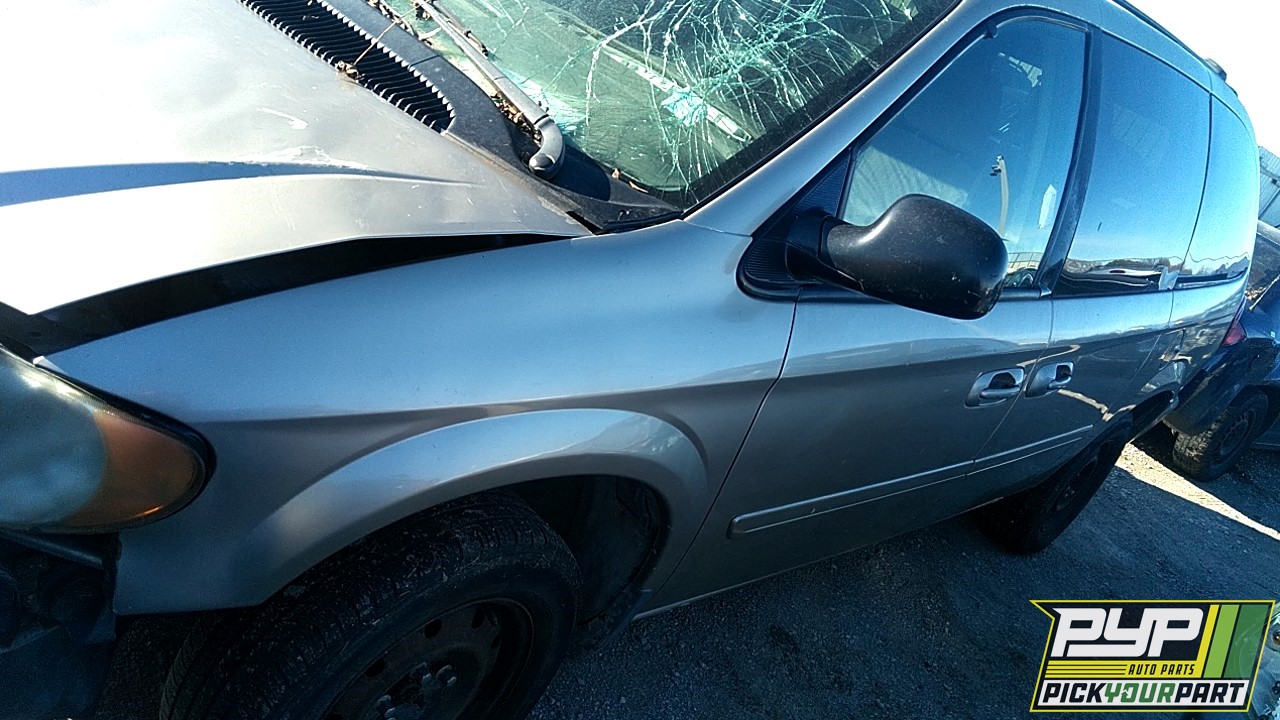 2004 CHRYSLER TOWN & COUNTRY partes disponibles