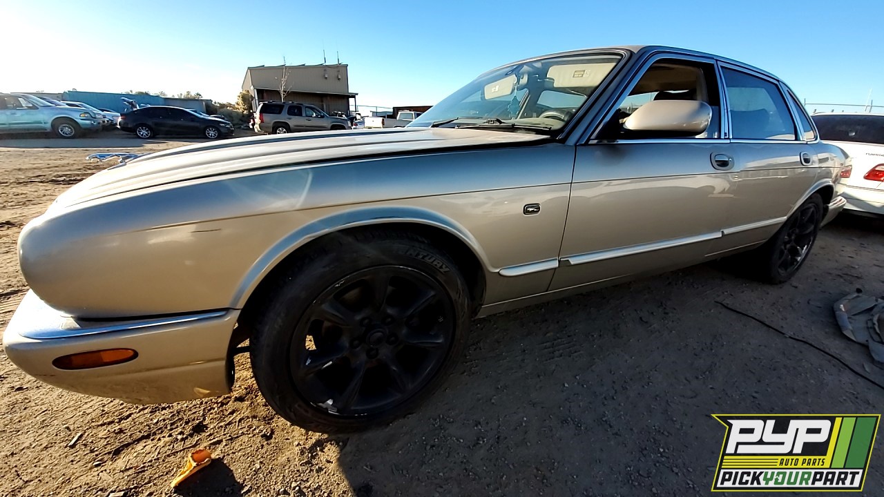 2001 JAGUAR XJ8 available for parts