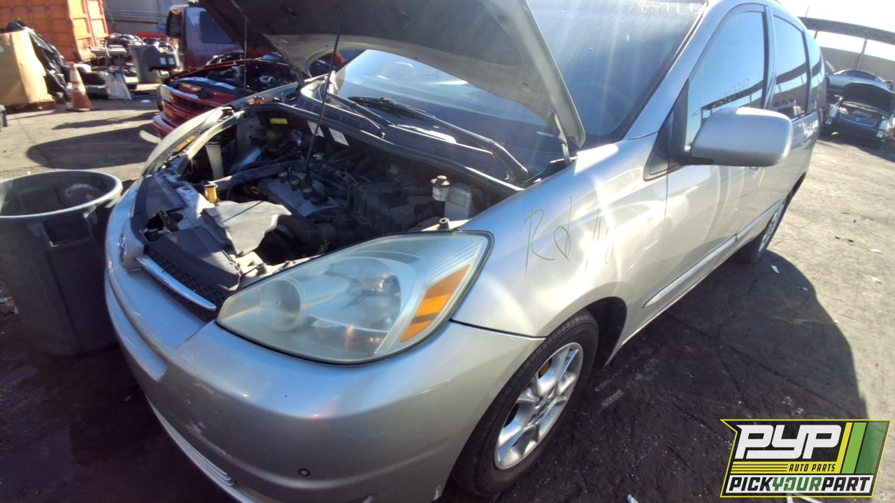 2004 TOYOTA SIENNA partes disponibles