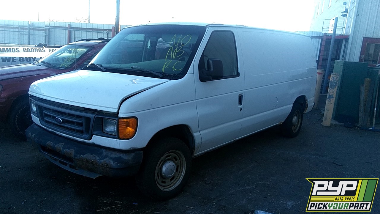 2004 FORD E-150 partes disponibles