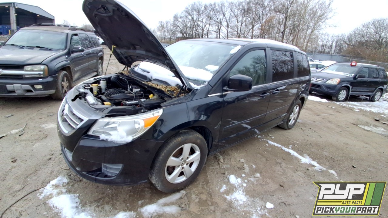 2011 VOLKSWAGEN ROUTAN partes disponibles