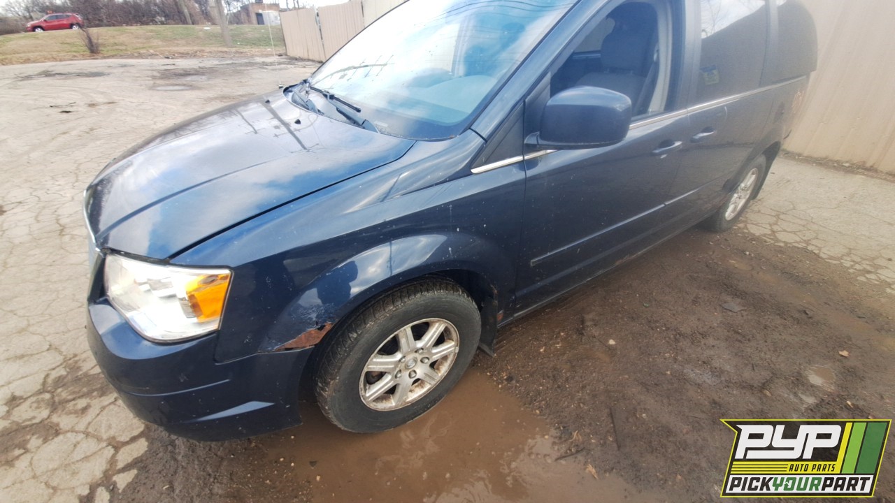 2008 CHRYSLER TOWN & COUNTRY partes disponibles