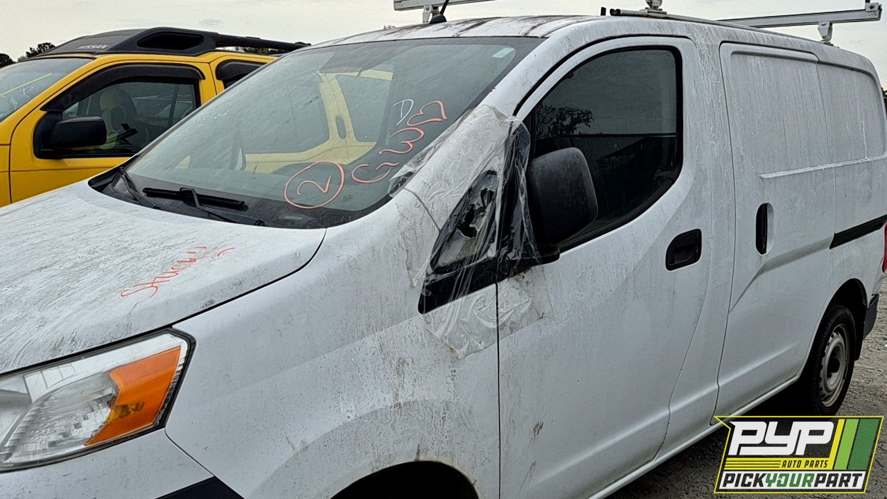 2015 NISSAN NV200 partes disponibles