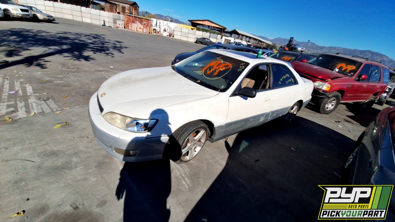 2000 LEXUS ES300 partes disponibles