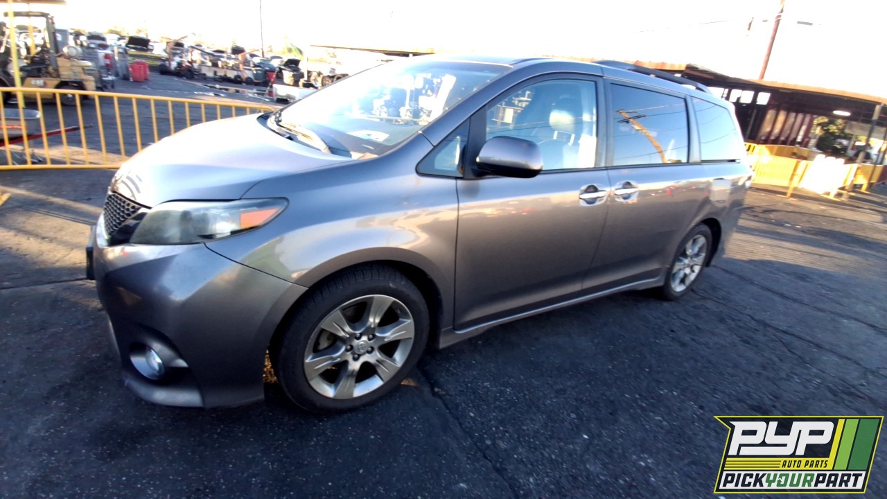 2014 TOYOTA SIENNA partes disponibles