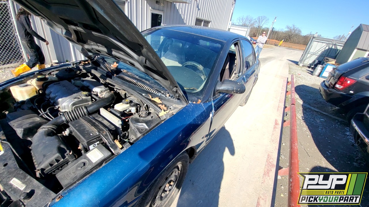 2000 SATURN SL1 available for parts