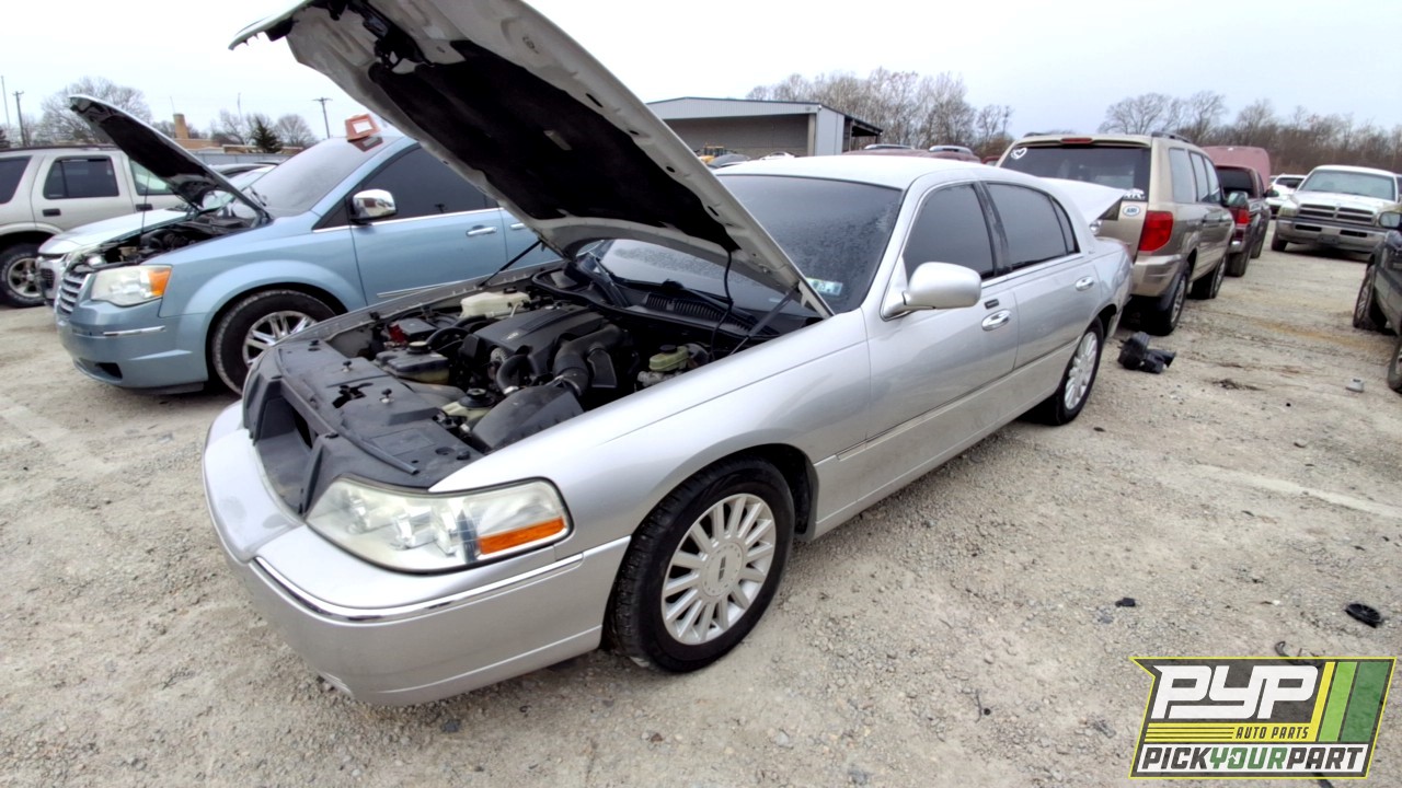 2003 LINCOLN TOWN CAR partes disponibles