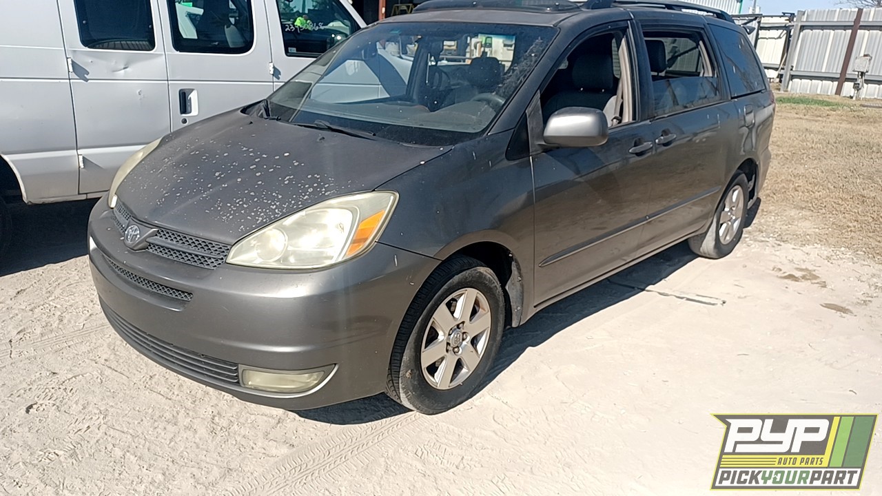 2004 TOYOTA SIENNA partes disponibles