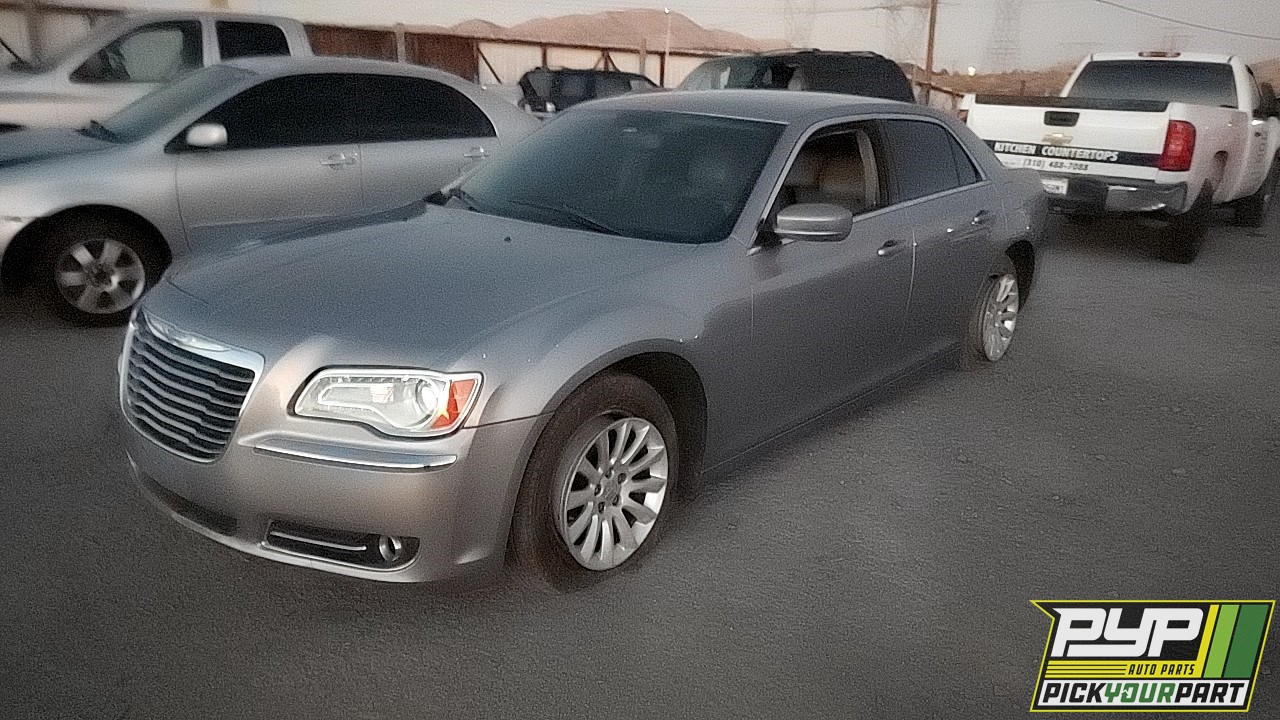 2013 CHRYSLER 300 partes disponibles