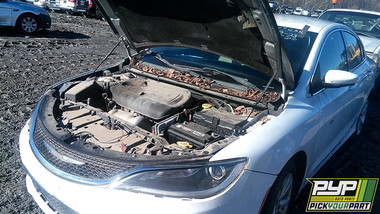 2015 CHRYSLER 200 partes disponibles