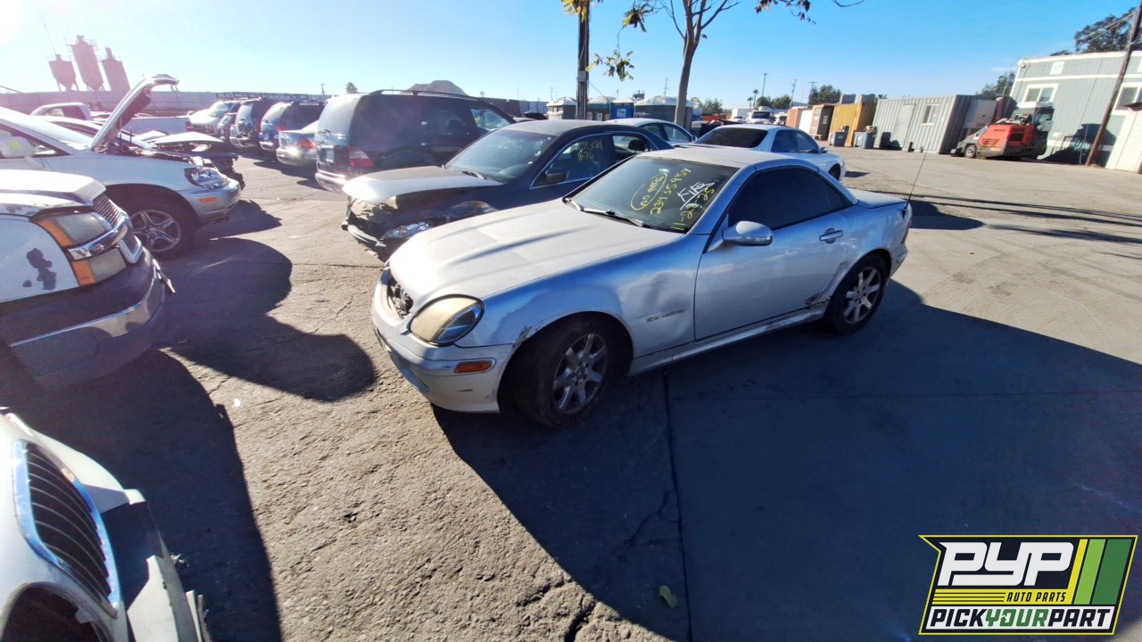 2003 MERCEDES-BENZ SLK230 partes disponibles