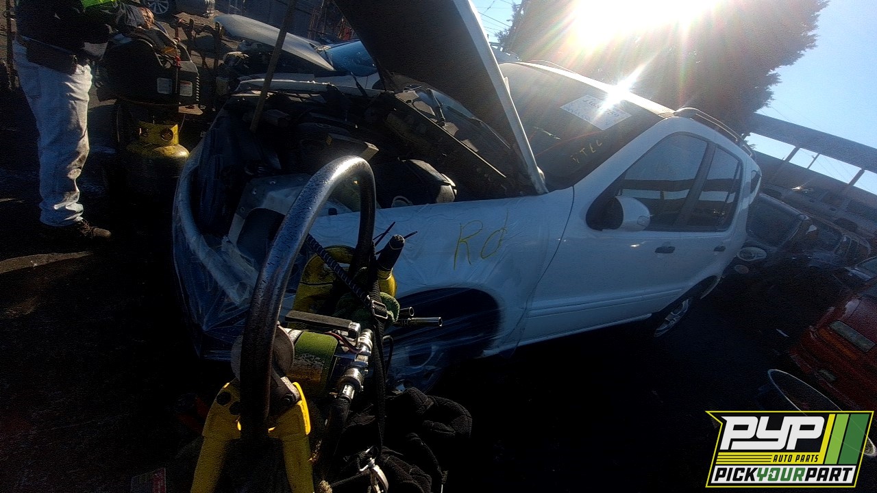 2003 MERCEDES-BENZ ML320 available for parts