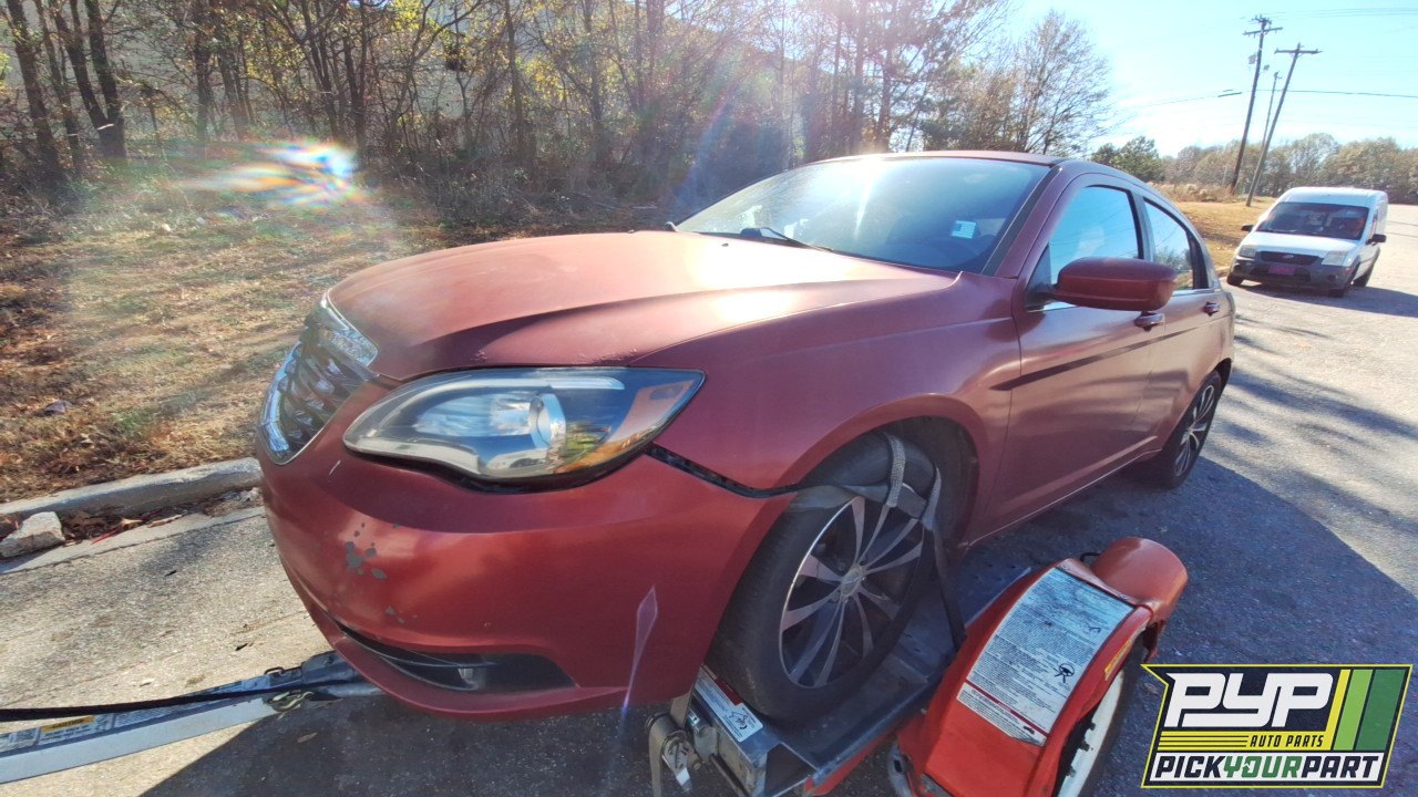 2013 CHRYSLER 200 partes disponibles