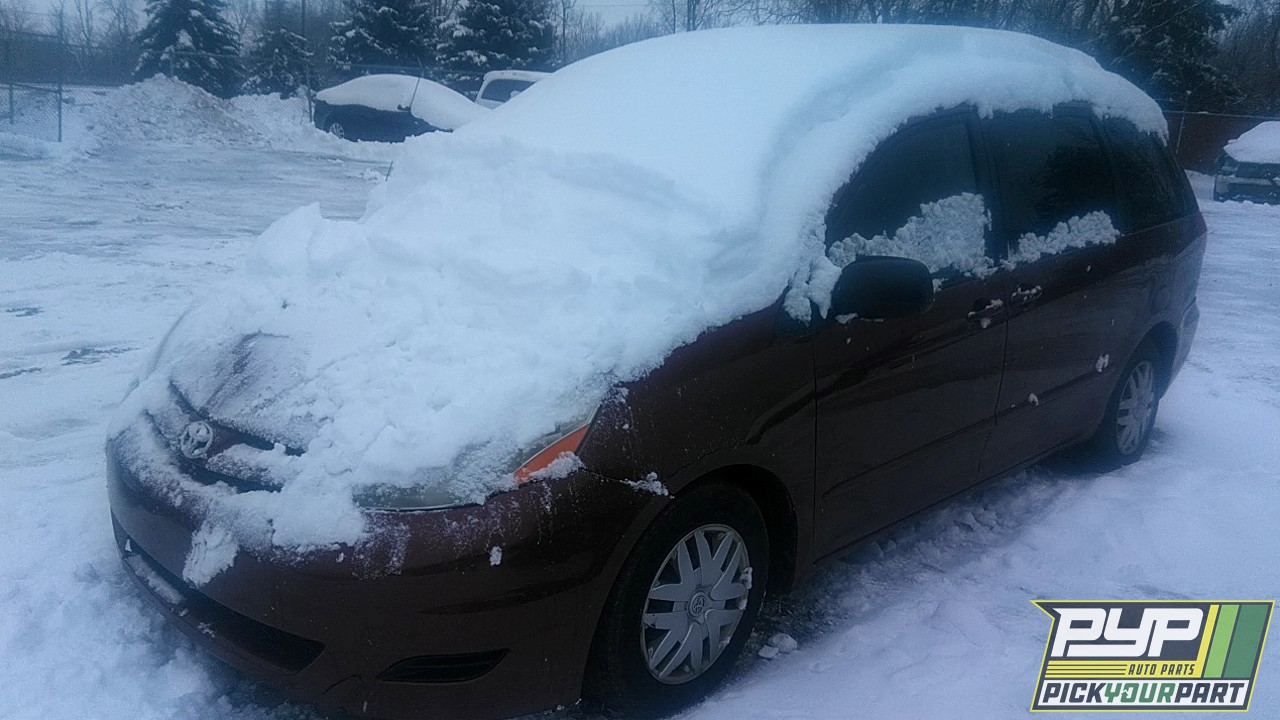 2008 TOYOTA SIENNA available for parts