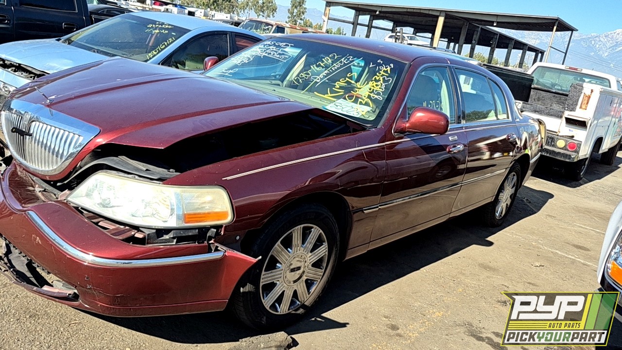 2003 LINCOLN TOWN CAR partes disponibles