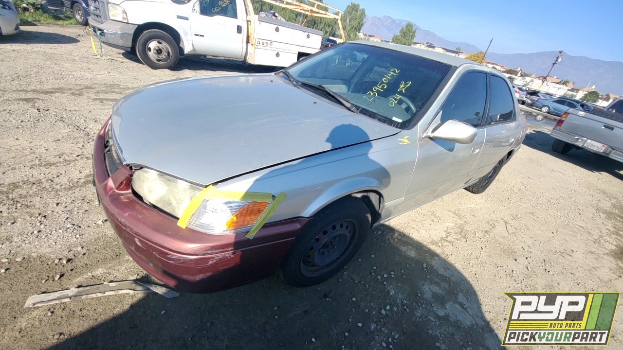 2001 TOYOTA CAMRY partes disponibles