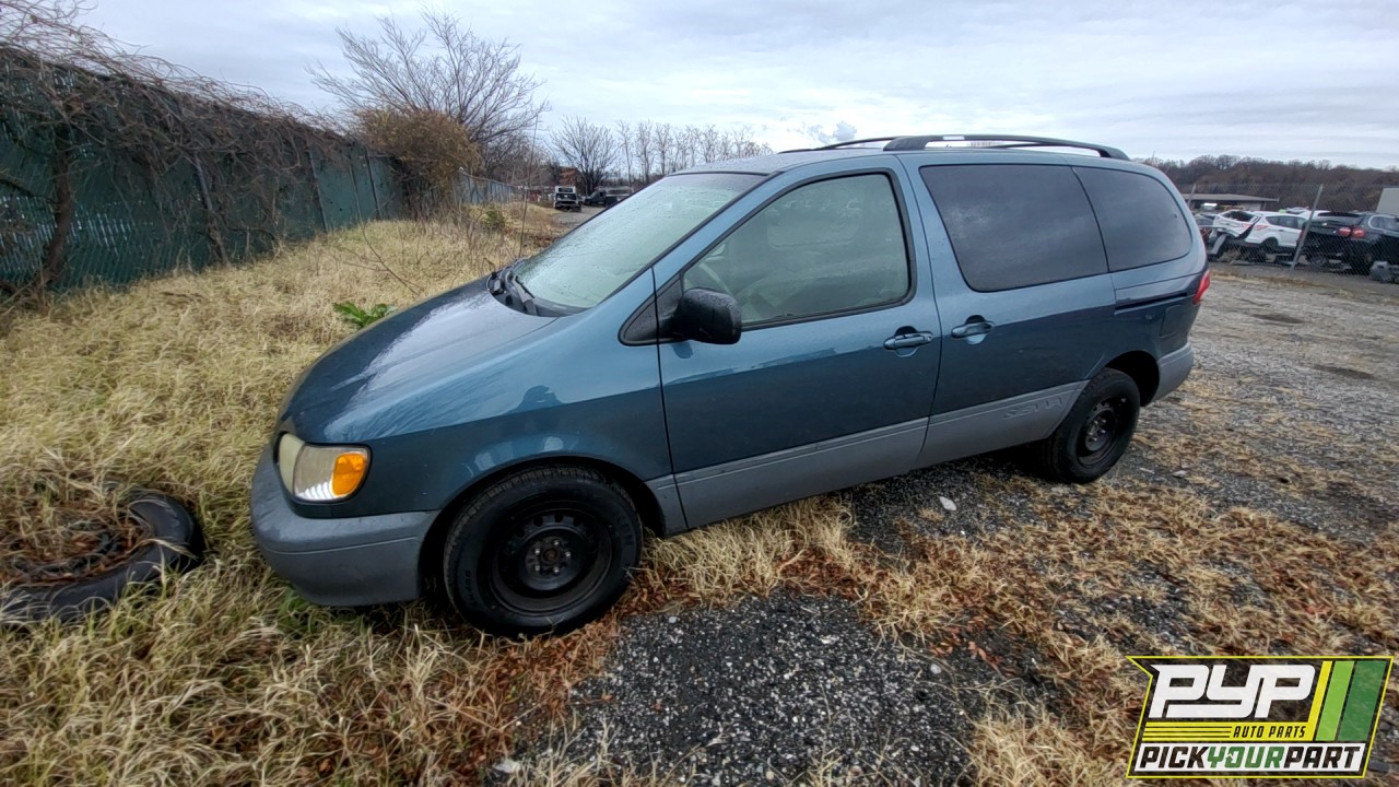 2003 TOYOTA SIENNA partes disponibles