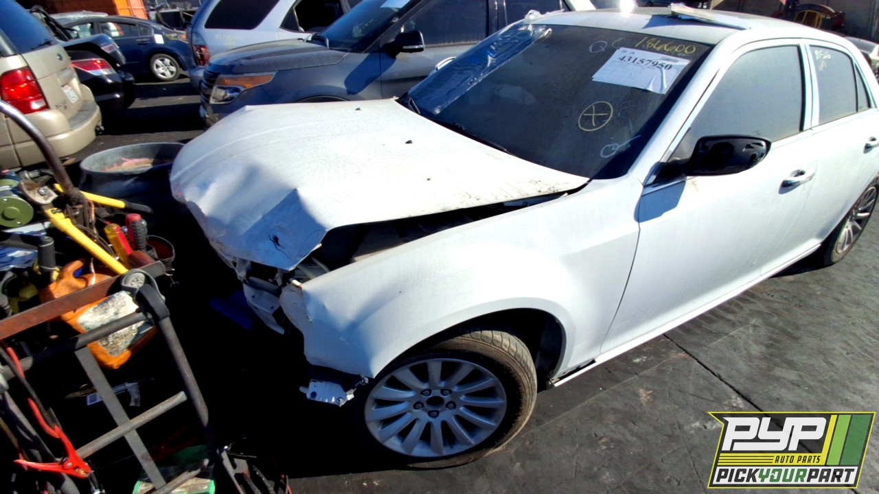 2014 CHRYSLER 300 partes disponibles