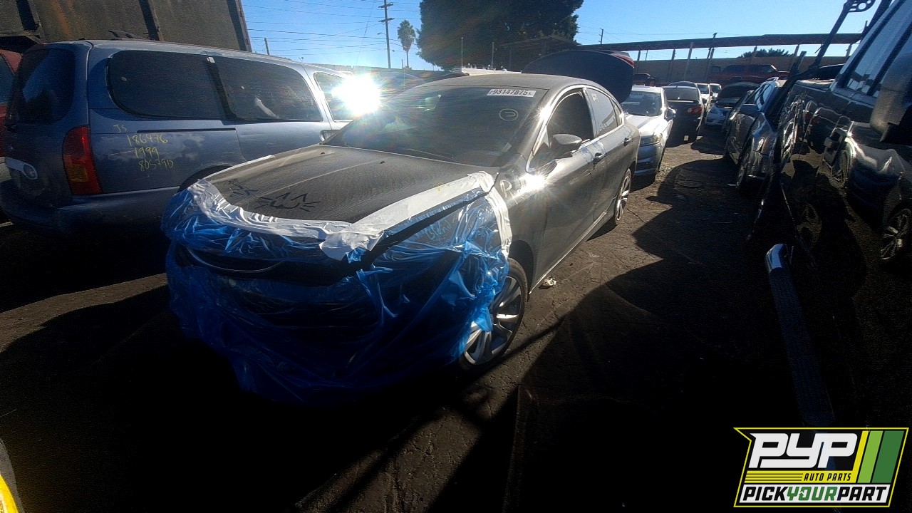 2016 CHRYSLER 200 partes disponibles