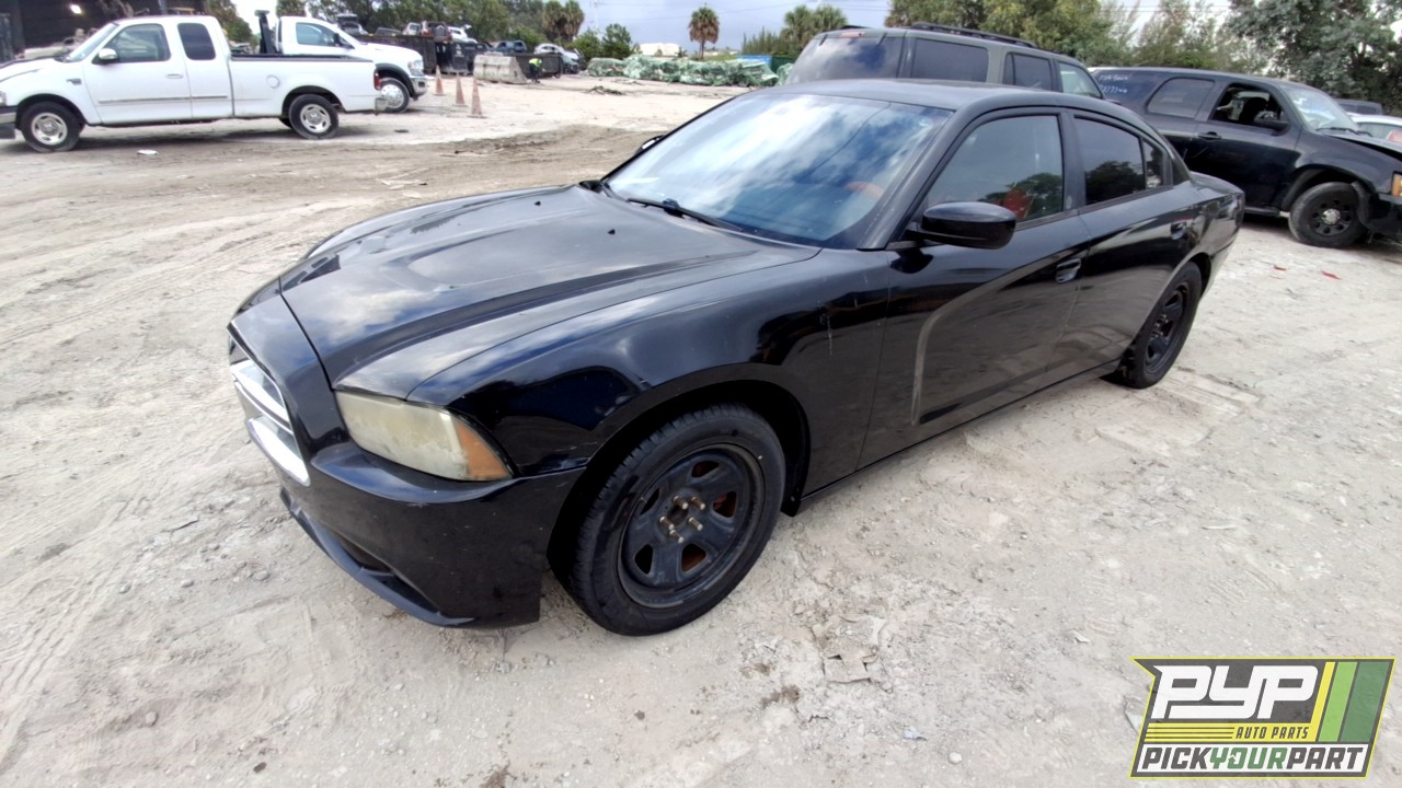 2013 DODGE CHARGER partes disponibles