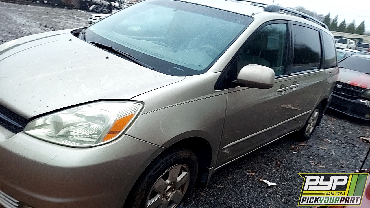 2004 TOYOTA SIENNA partes disponibles