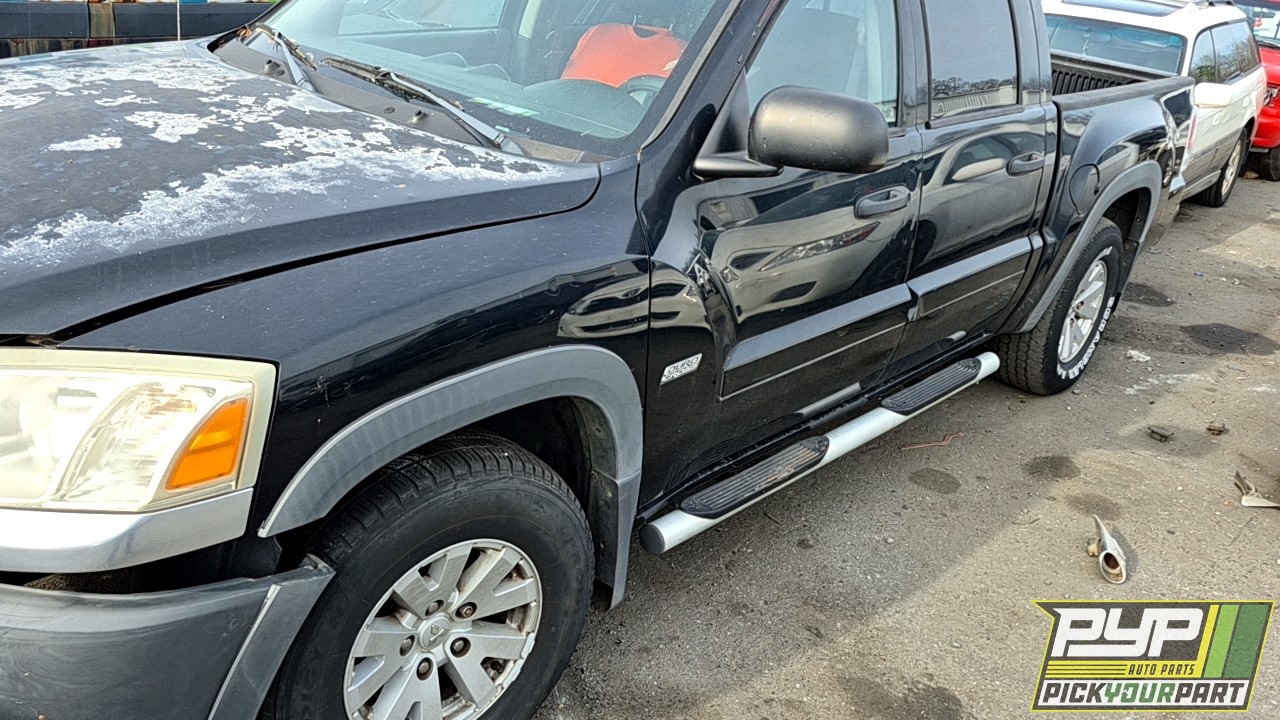 2006 MITSUBISHI RAIDER available for parts