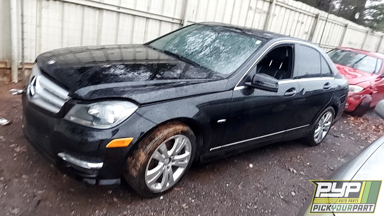 2012 MERCEDES-BENZ C250 partes disponibles