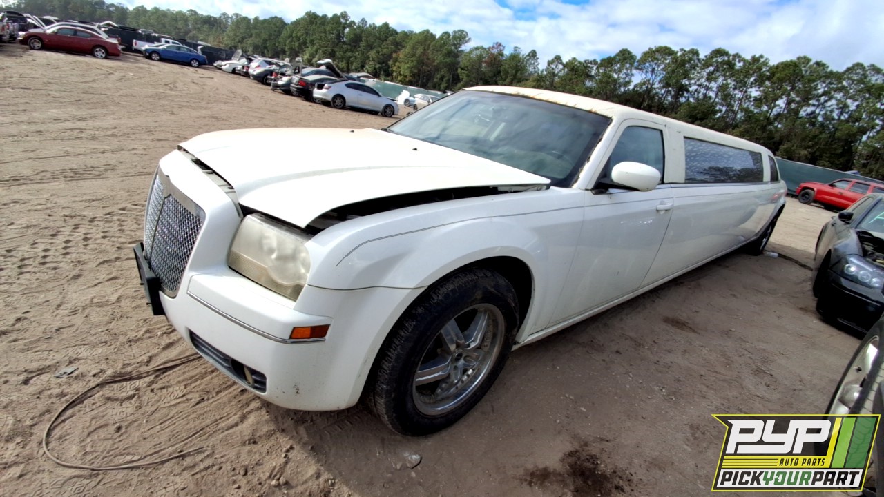 2008 CHRYSLER 300 available for parts