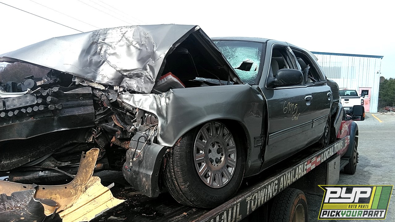 2004 FORD CROWN VICTORIA partes disponibles