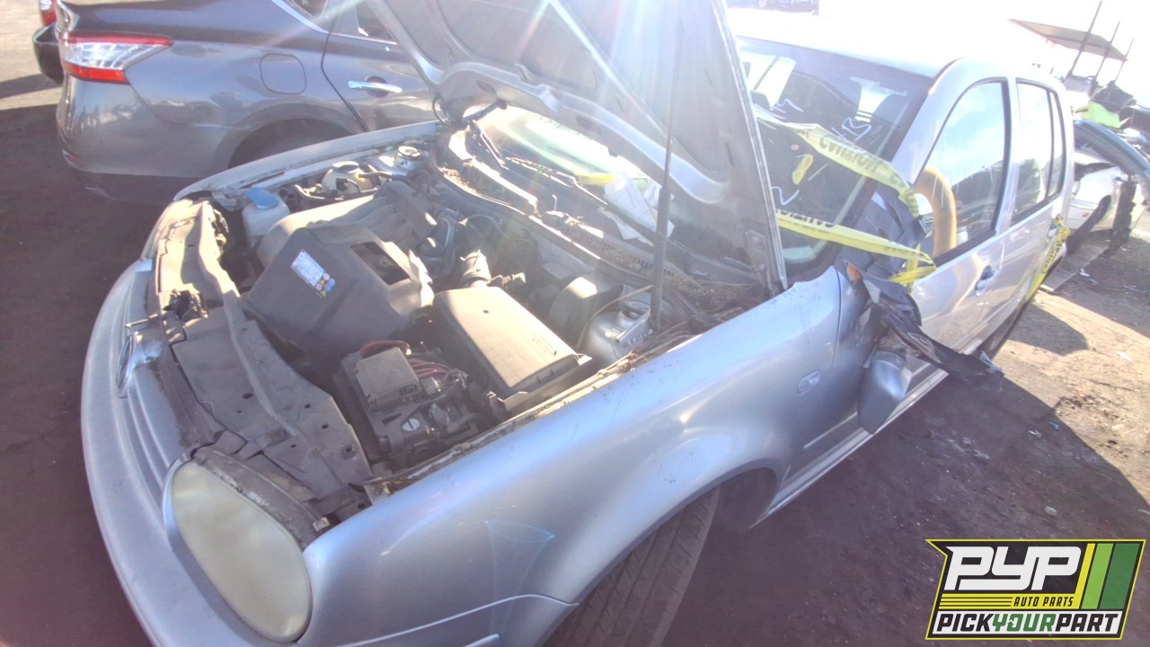 2004 VOLKSWAGEN GOLF partes disponibles