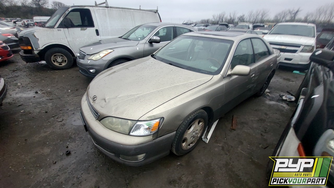 2000 LEXUS ES300 available for parts