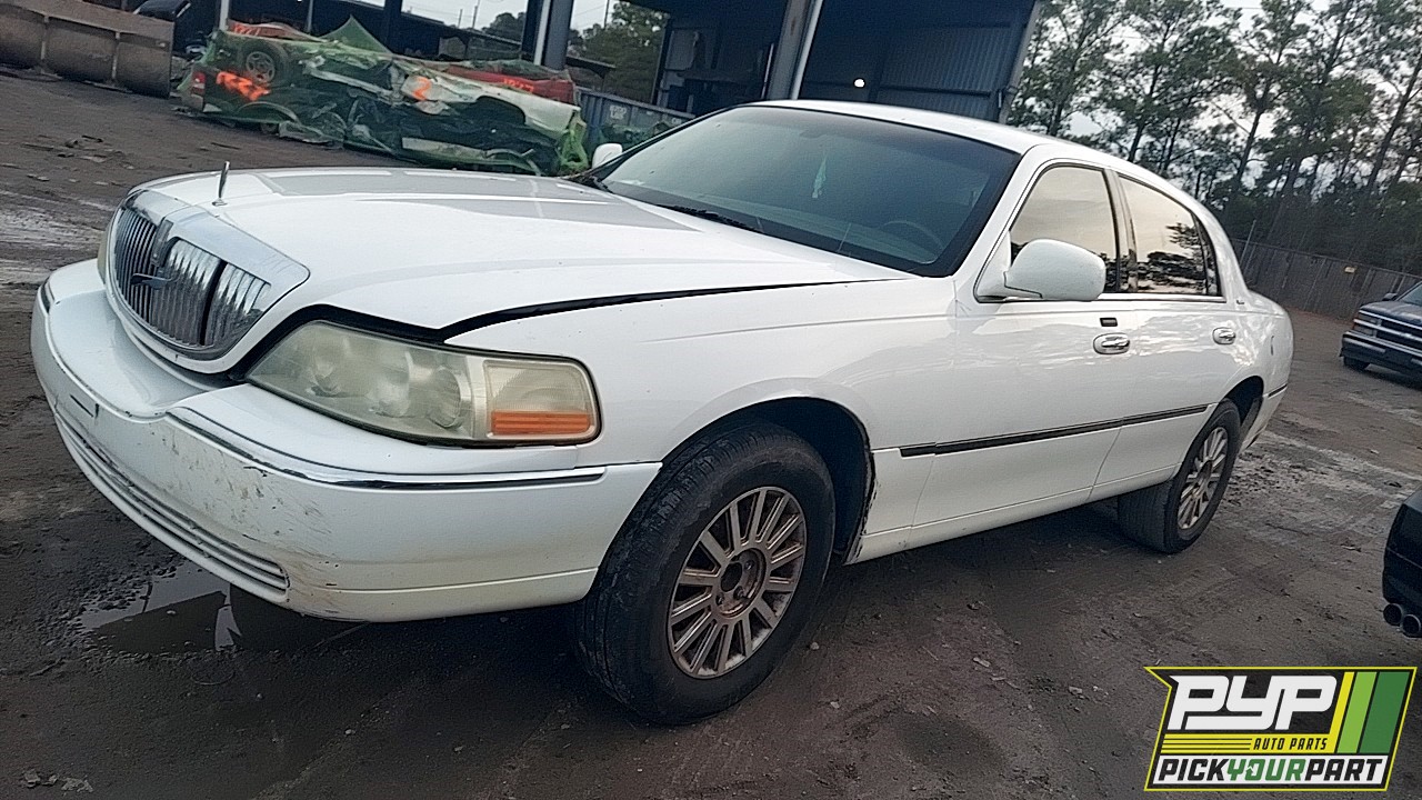 2004 LINCOLN TOWN CAR available for parts