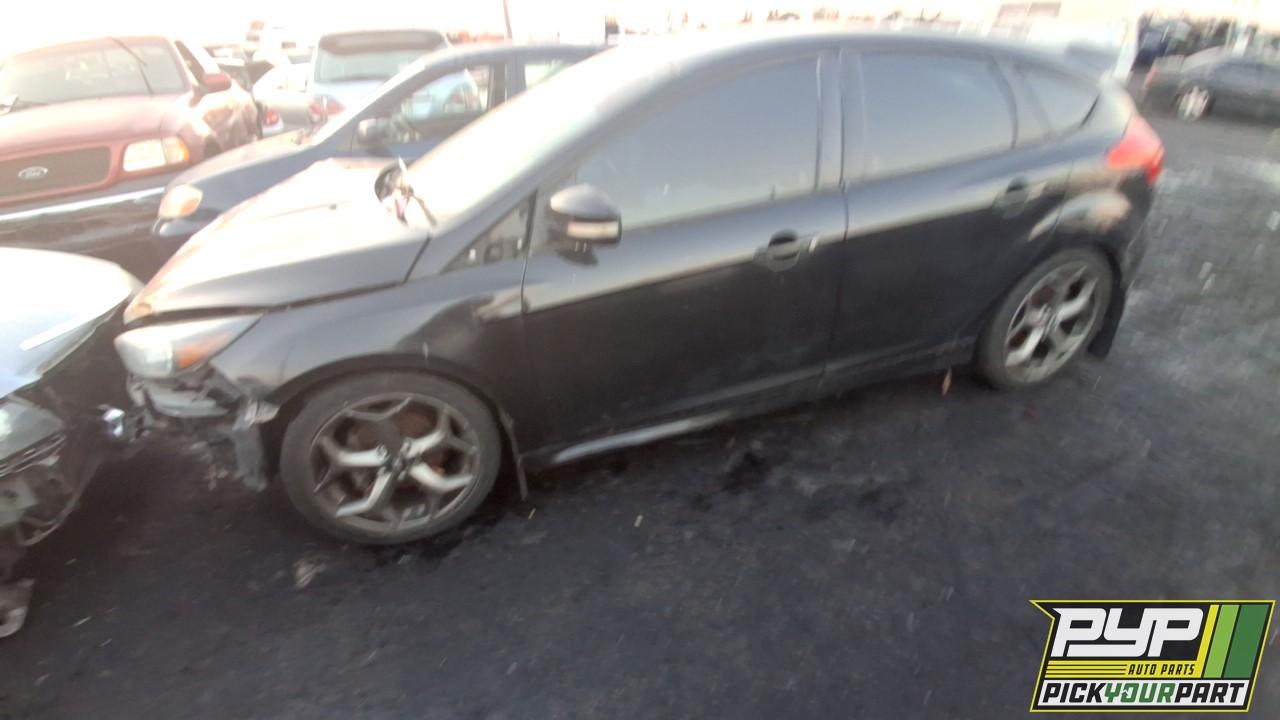 2015 FORD FOCUS available for parts