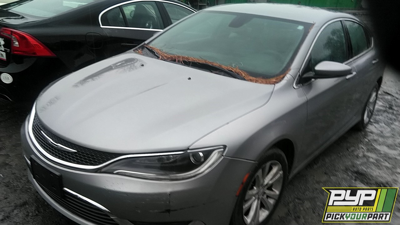 2015 CHRYSLER 200 partes disponibles