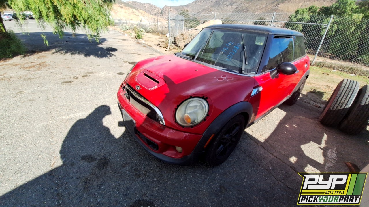 2011 MINI COOPER partes disponibles