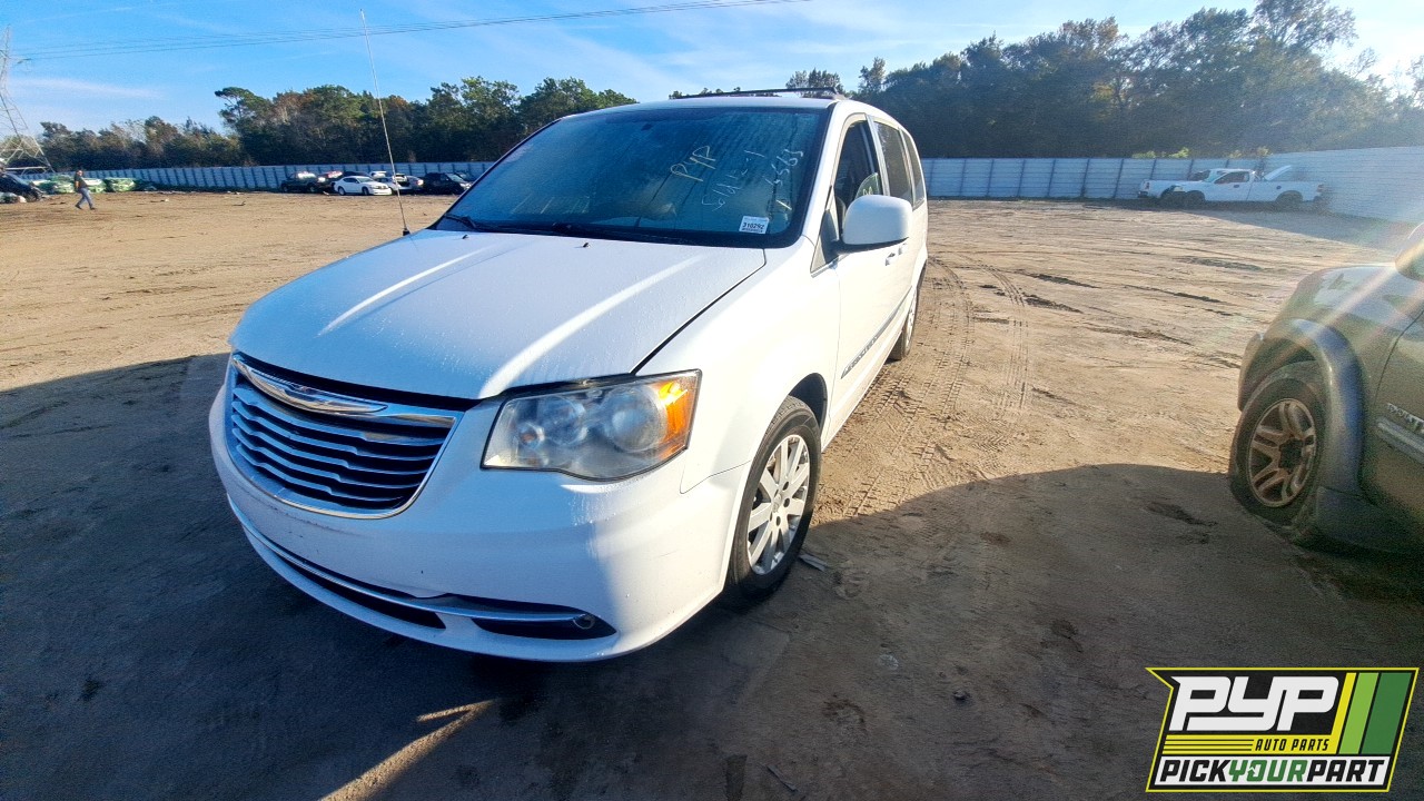 2015 CHRYSLER TOWN & COUNTRY partes disponibles